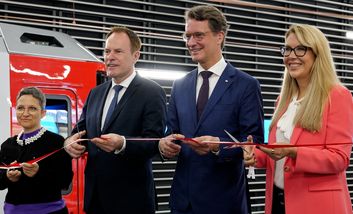 Neue Stadtbahnverbindung zum Flughafen geht in Betrieb